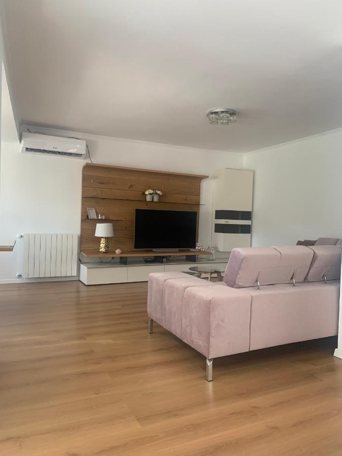 Apartmani Emilio Novalja Exterior photo