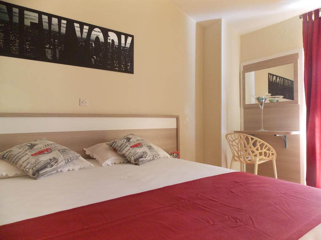 Apartmani Emilio Novalja Exterior photo