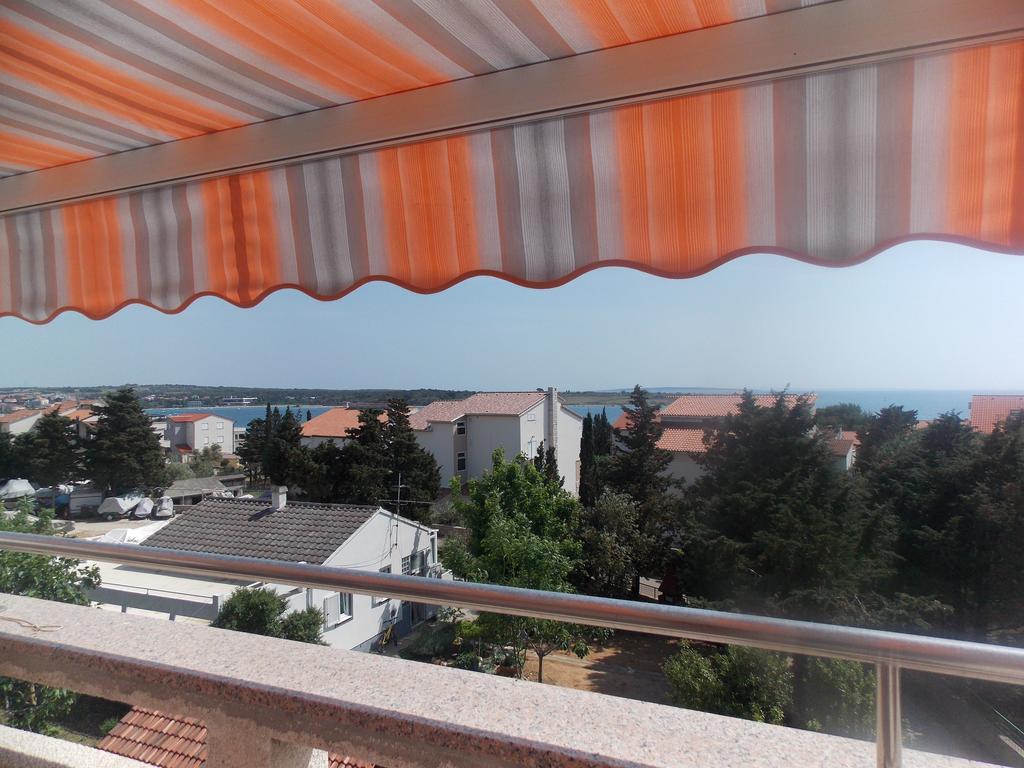 Apartmani Emilio Novalja Exterior photo